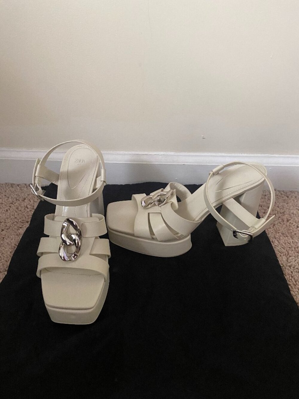 NEW WITHOUT TAG ZARA PLATFORM HEEL IVORY SIZE EU 40 US 9